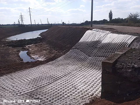 Професійне будівництво каналу подачі води